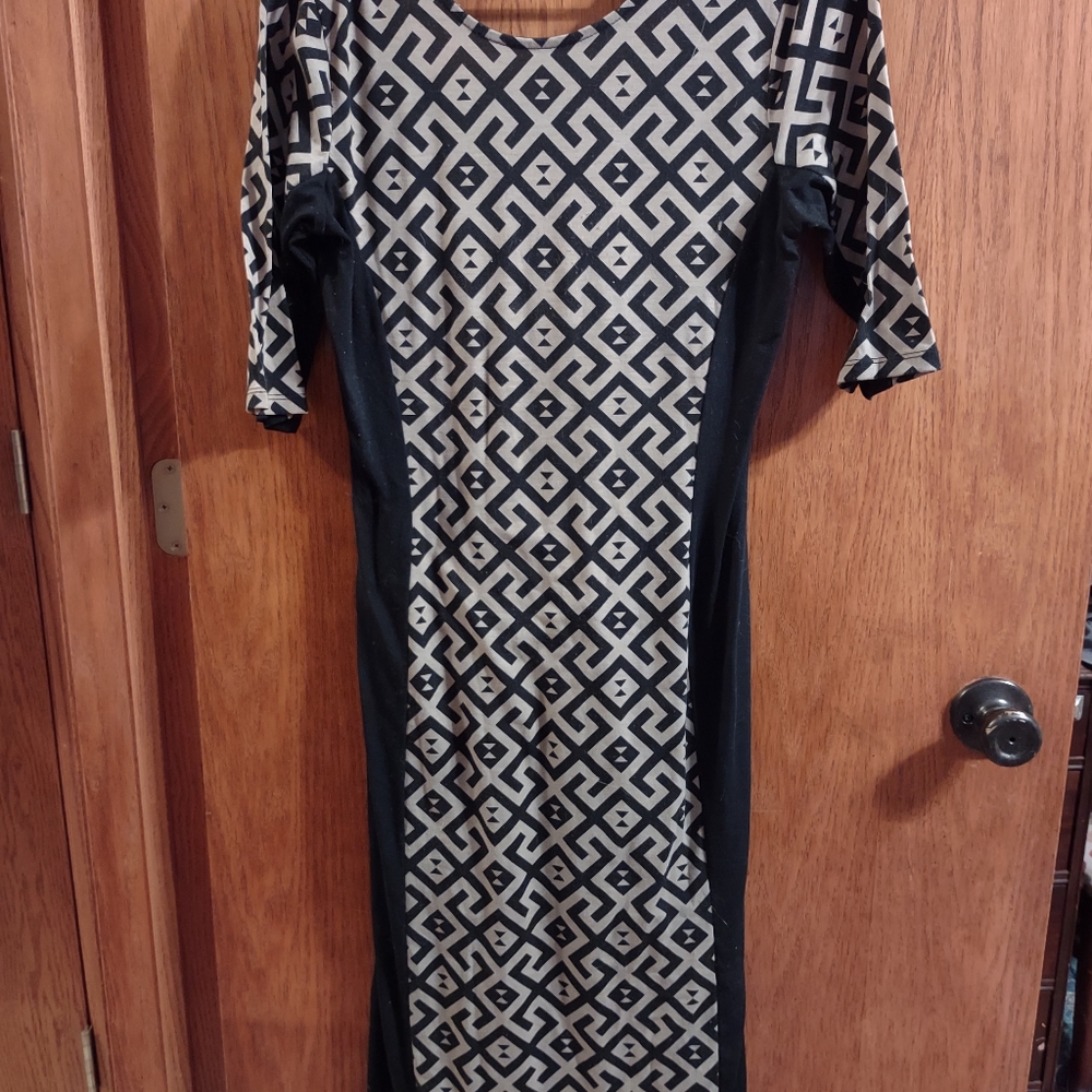 Brown and Black Sheath Dress Form Fitting